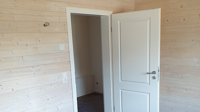 Innenausbauten Boden und Holzvertäfelung